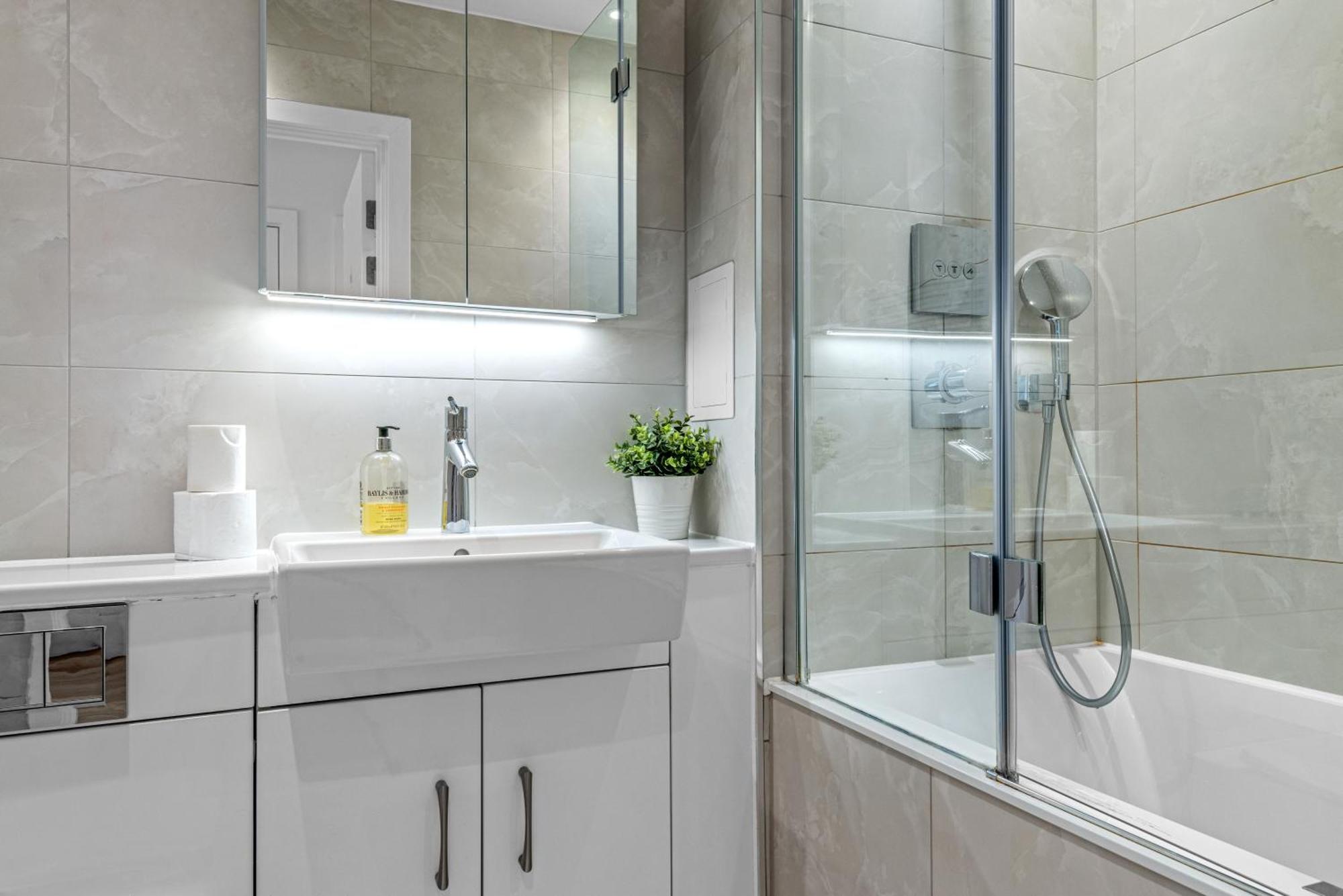 Londwell, Heart Of Notting Hill, Balcony Suite Luxury Londen Buitenkant foto